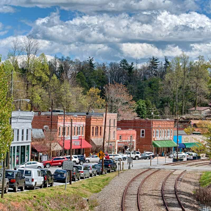 Saluda_Main-Street_2022-10-25